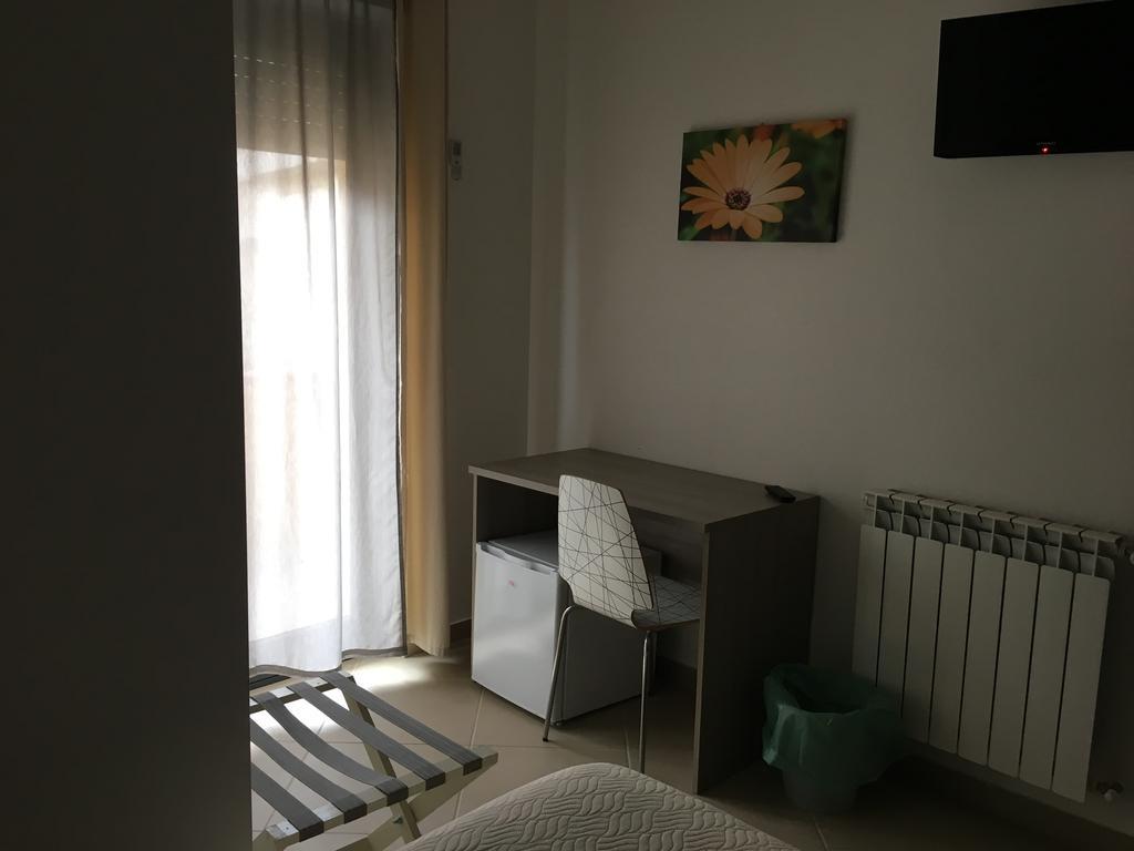 B&B A Due Passi San Giovanni Gemini Εξωτερικό φωτογραφία